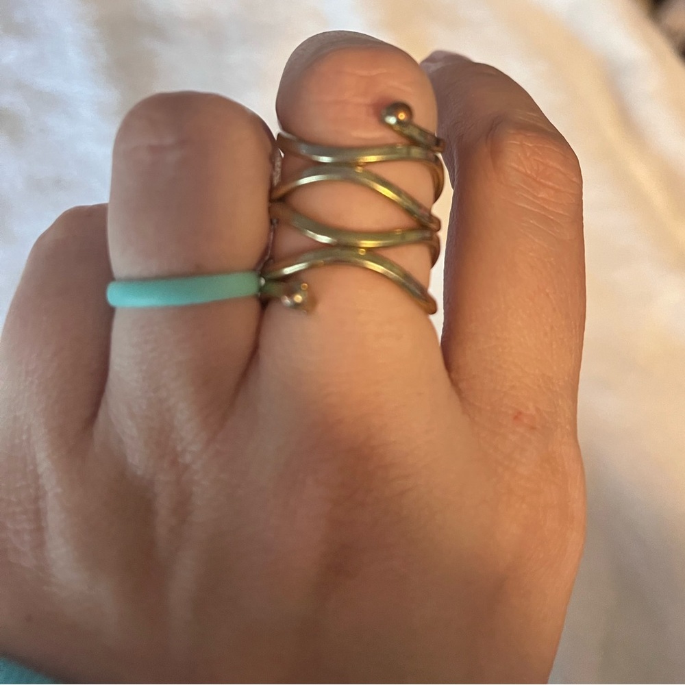 TWIST DESIGN RING